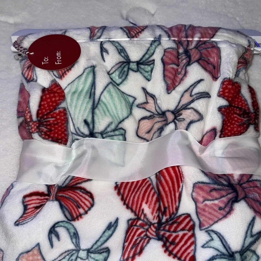 Christmas 2024 bow ribbon blanket throw 🎀